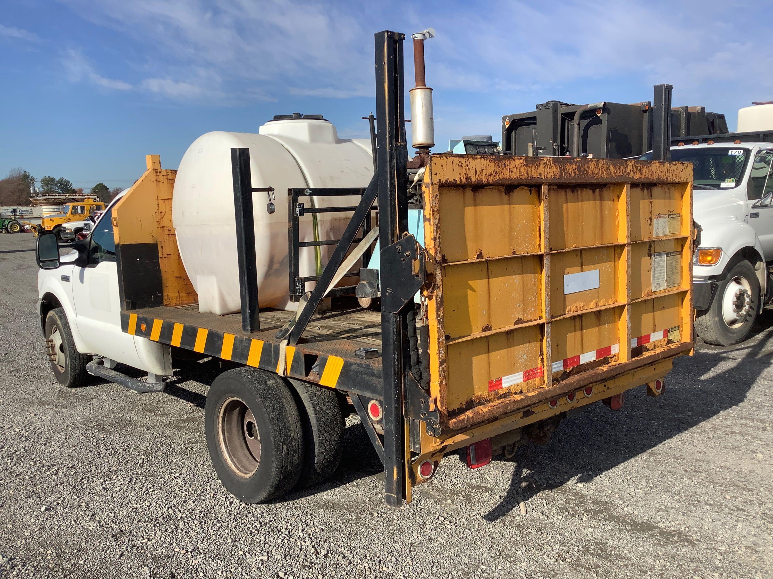 2005 FORD F350FLATBED TRUCK w/LIFTGATE, POLYMER TANK and ELECTROLUX TARGET PRO 65 G 36? CONCRETE SAW