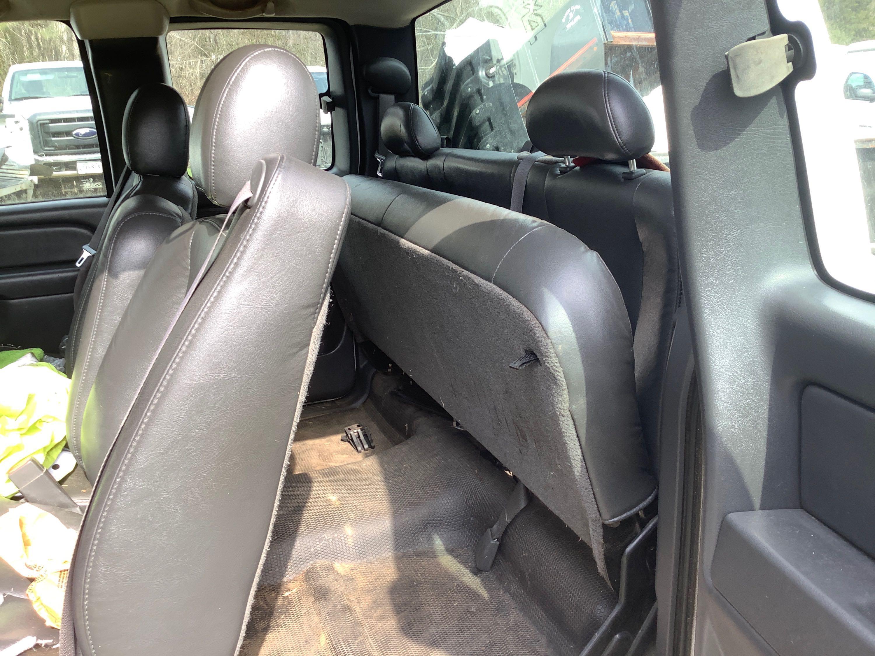 2006 CHEVROLET 2500 EXT. CAB PICKUP TRUCK (INOPERABLE)