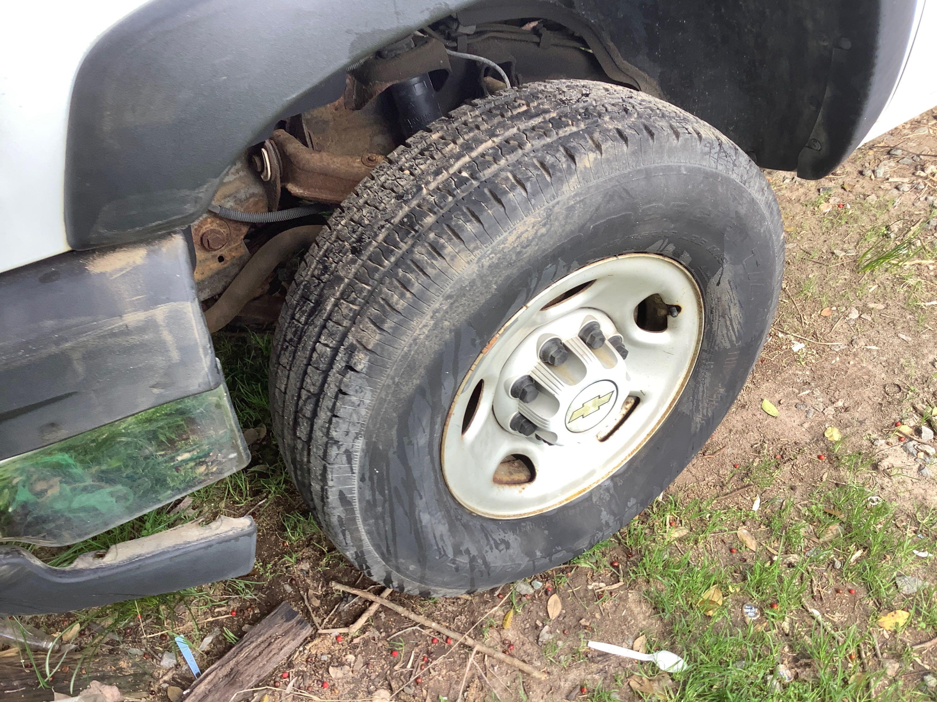 2006 CHEVROLET 2500 EXT. CAB PICKUP TRUCK (INOPERABLE)