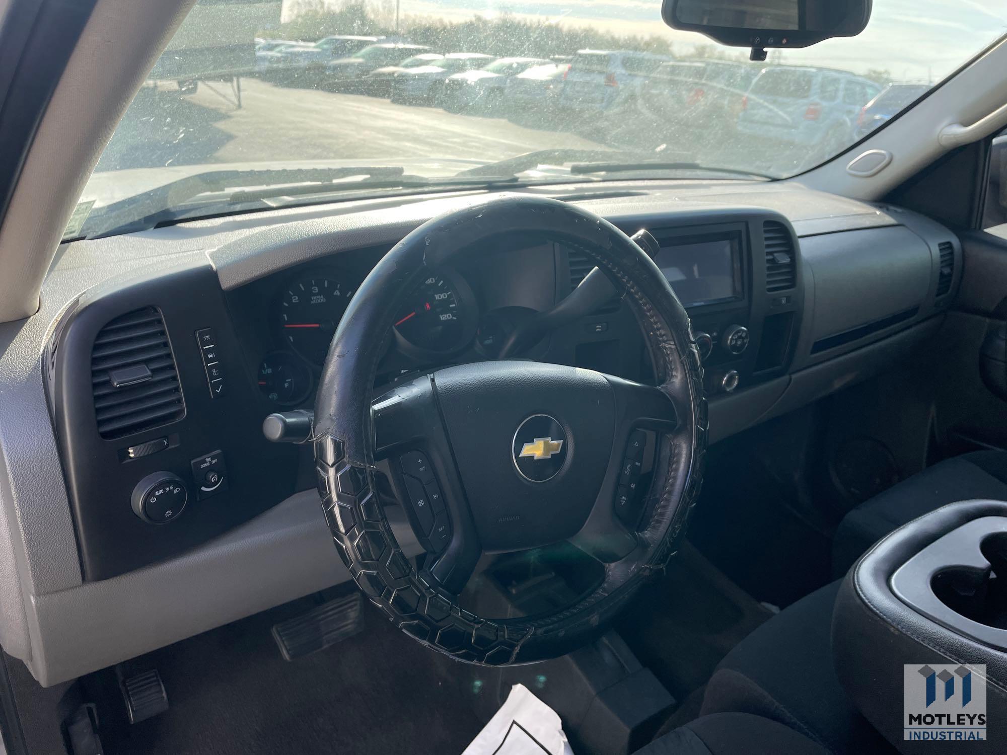 2011 Chevrolet Silverado Extended Cab 4X4 Pickup Truck