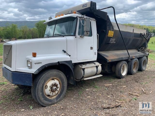 1999 Volvo Tri Axle Dump Truck