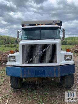 1999 Volvo Tri Axle Dump Truck