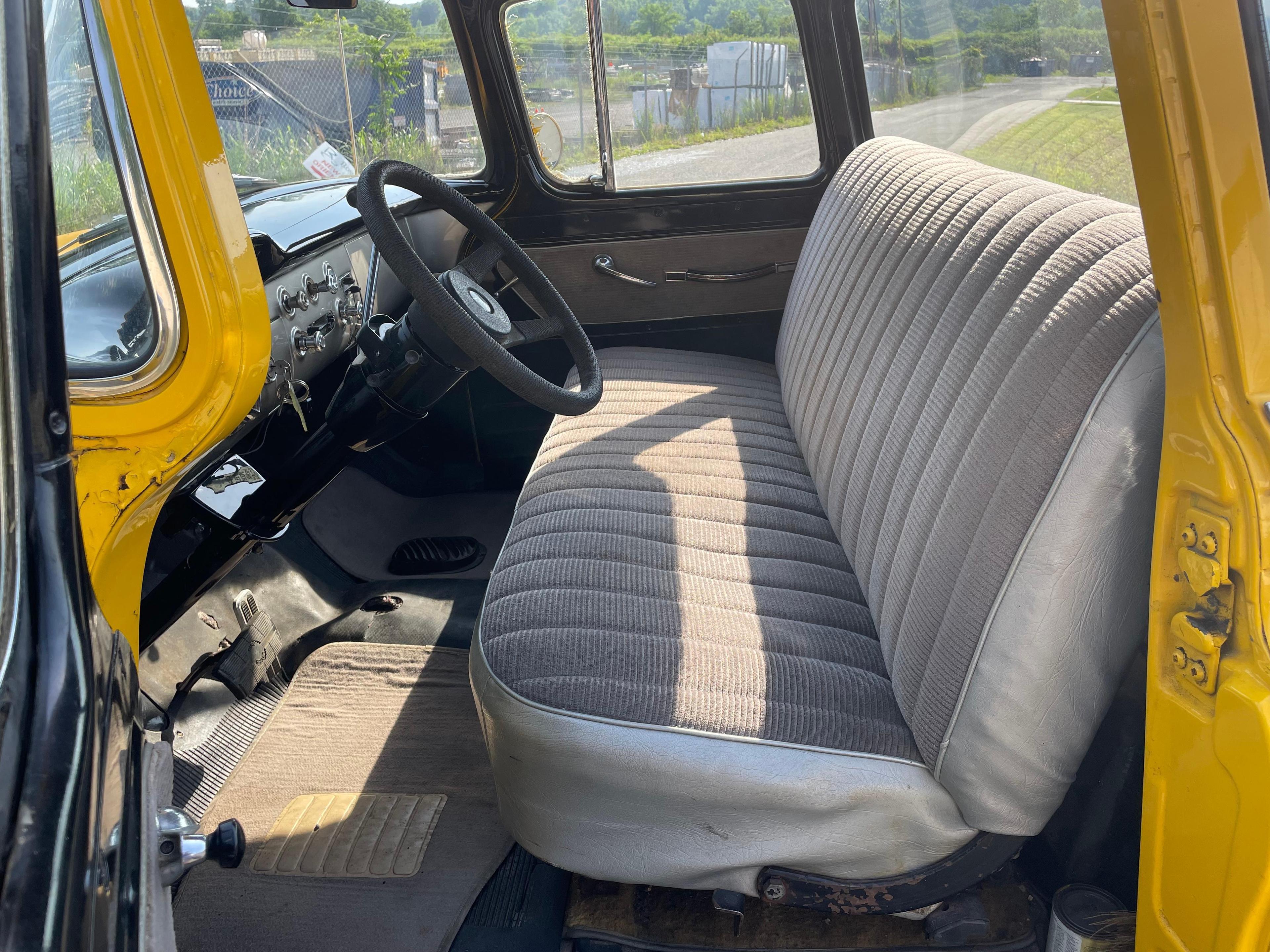 1958 Chevrolet Apache 3100 1/2 Ton Step-Side Pickup Truck
