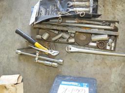 Lot: Mechanics Tools: NAPA Breaker Bar, Ludell Wrench Set, Etc.