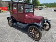 1922 Ford Model T Center Door Sedan