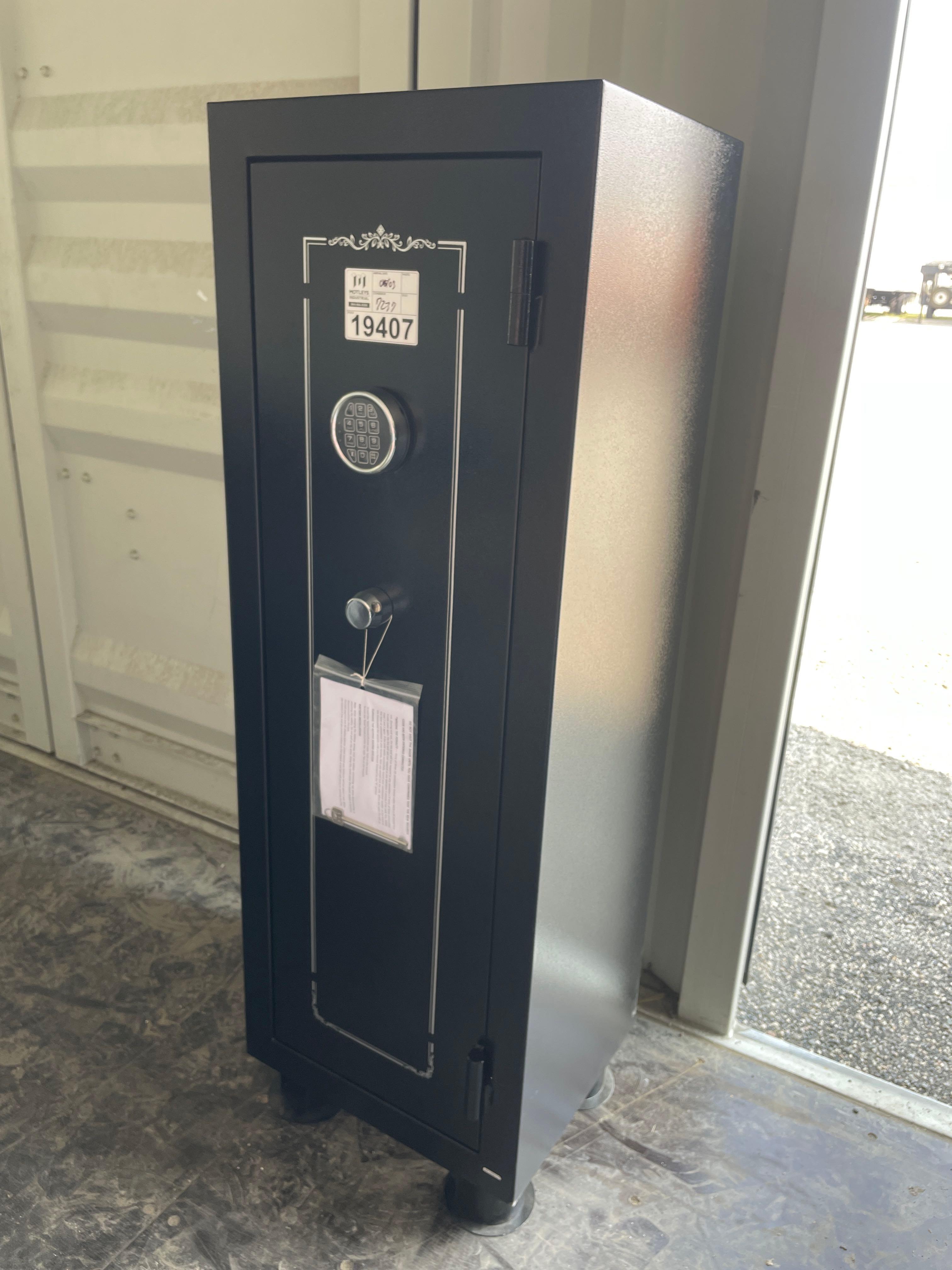 14 Gun Safe (Holds 14 guns)