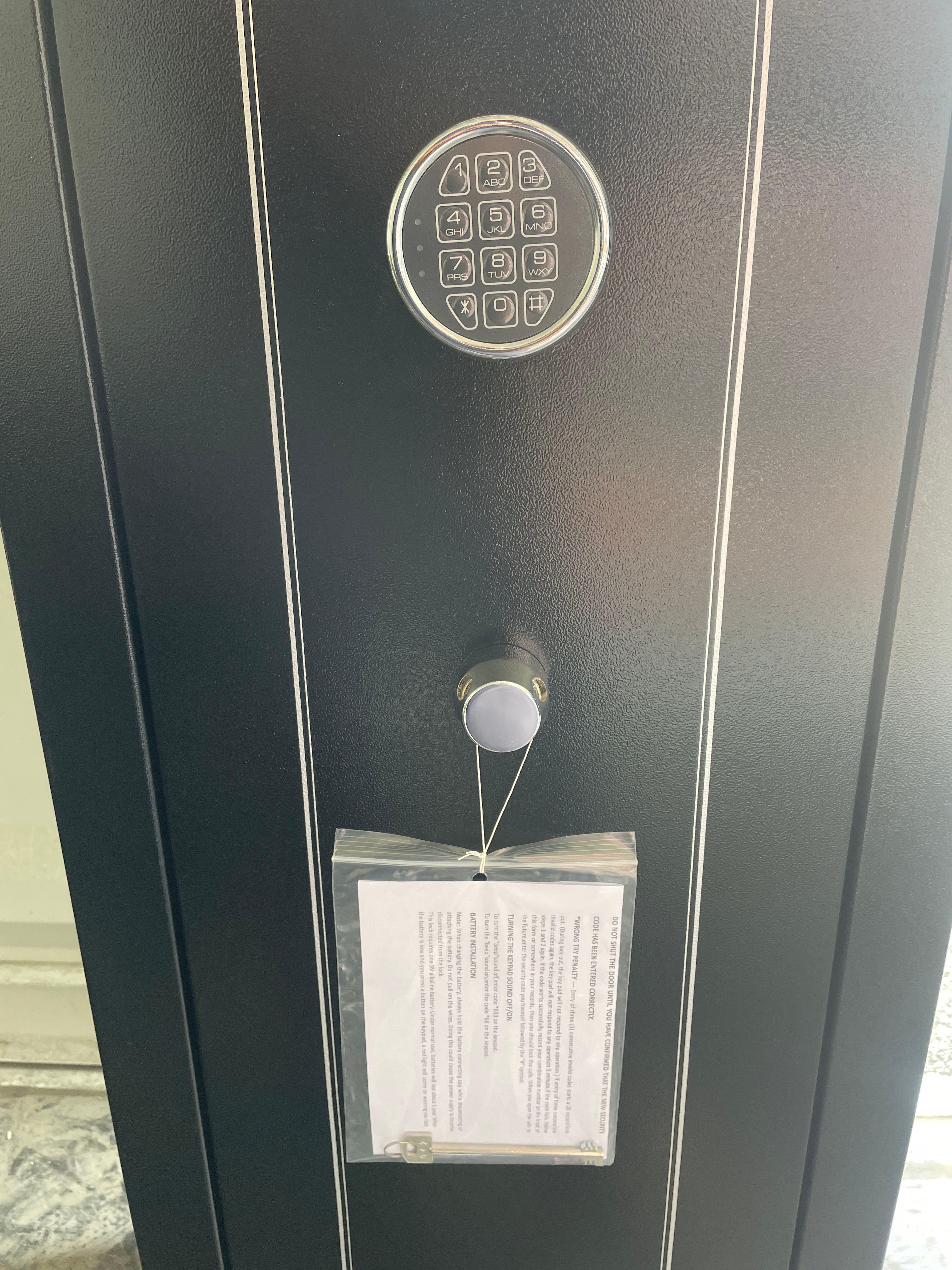 14 Gun Safe (Holds 14 guns)
