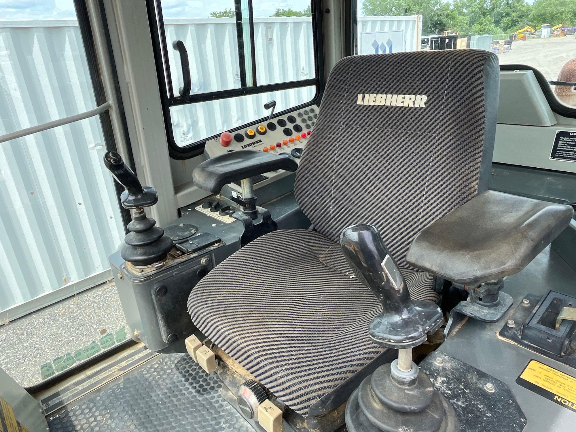 2005 Liebherr LR622B Litronic Crawler Loader