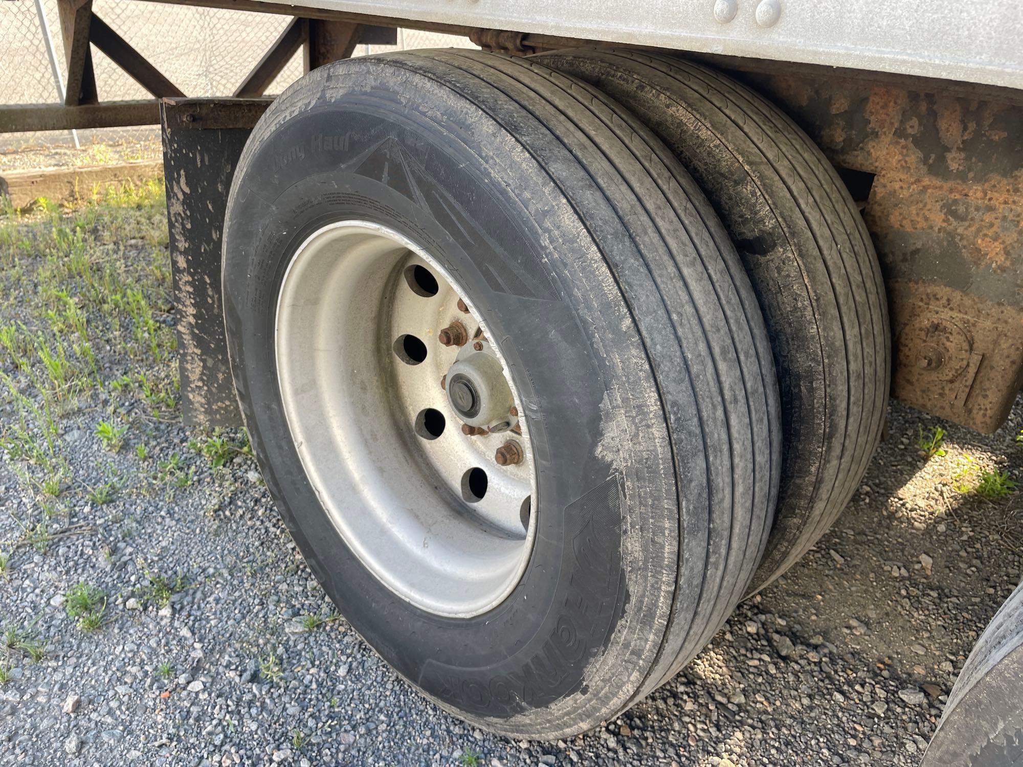 2002 Utility 3000R 53' Reefer Trailer