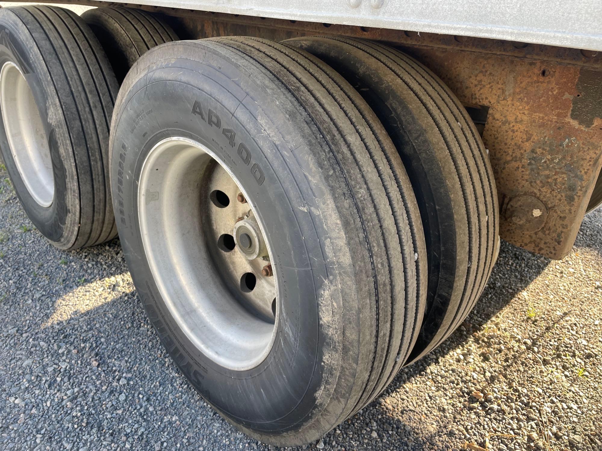 2002 Utility 3000R 53' Reefer Trailer