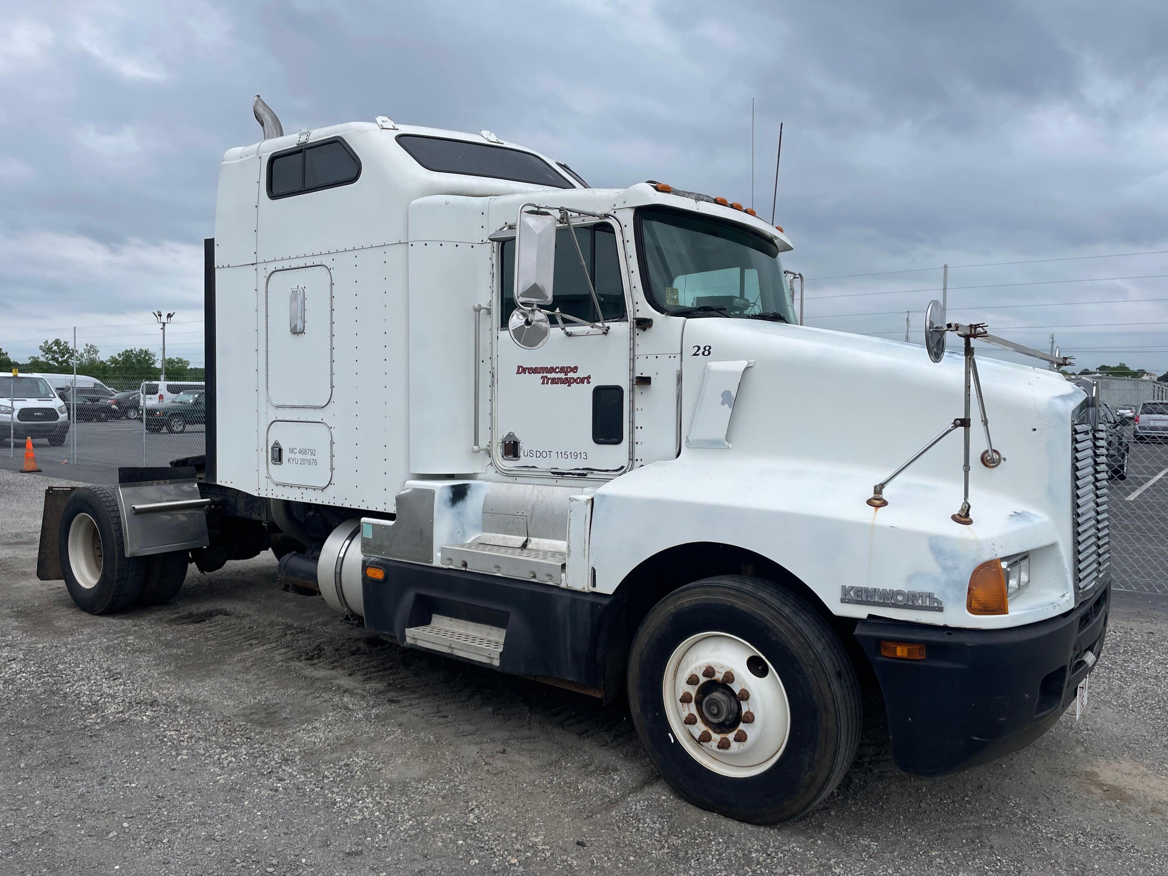 1996 Kenworth T600 Single Axle Sleeper Truck
