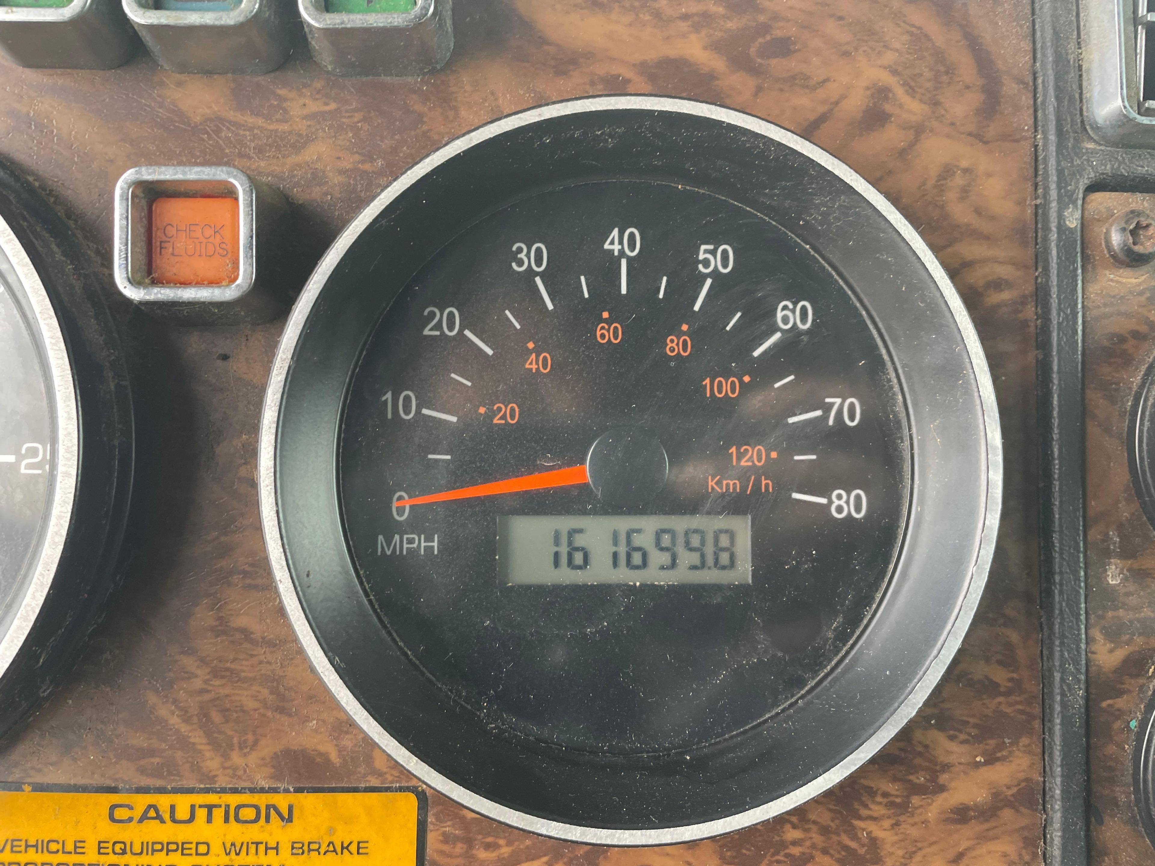 1996 Kenworth T600 Single Axle Sleeper Truck
