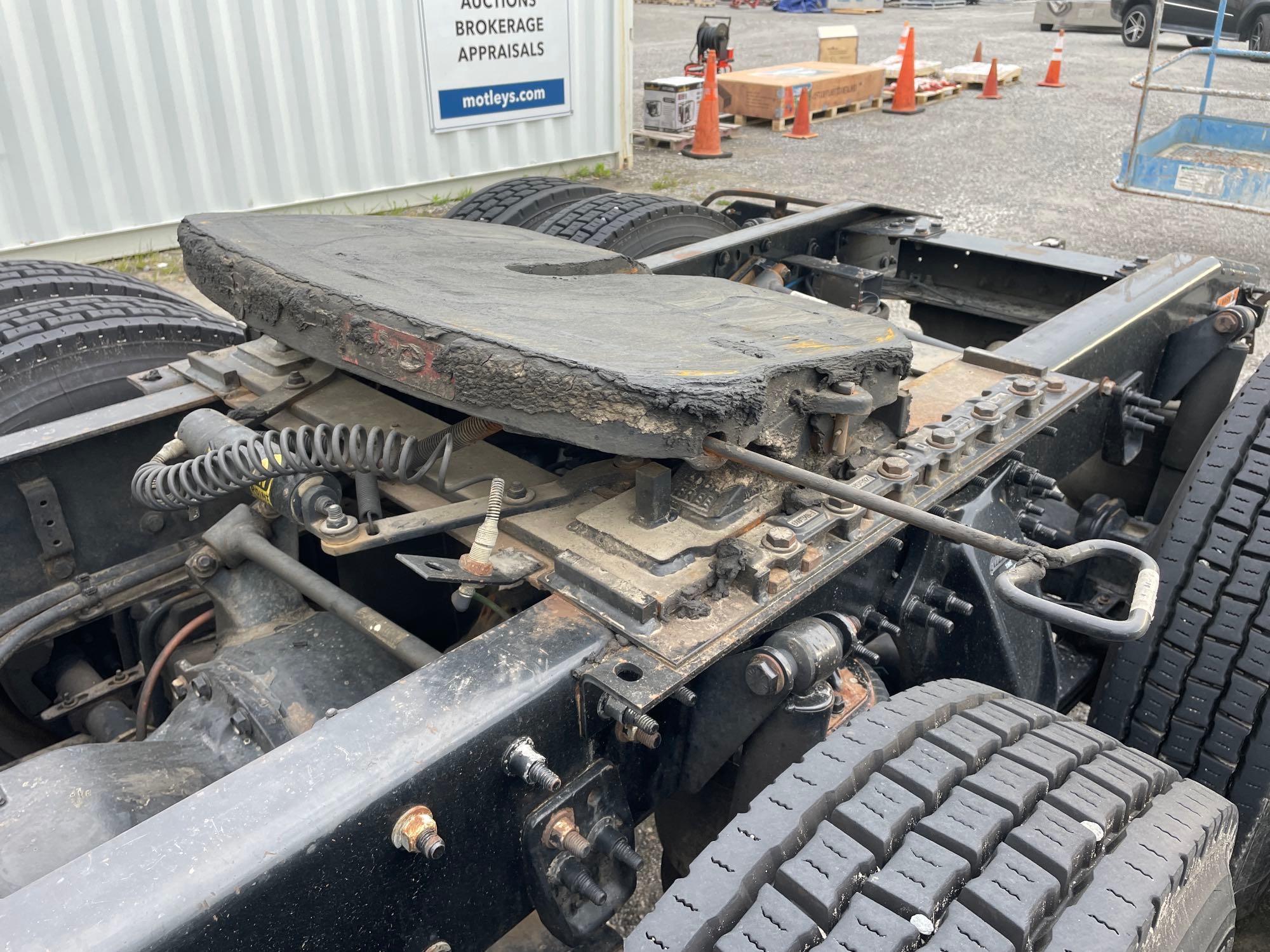 2017 Freightliner Sleeper Road Tractor