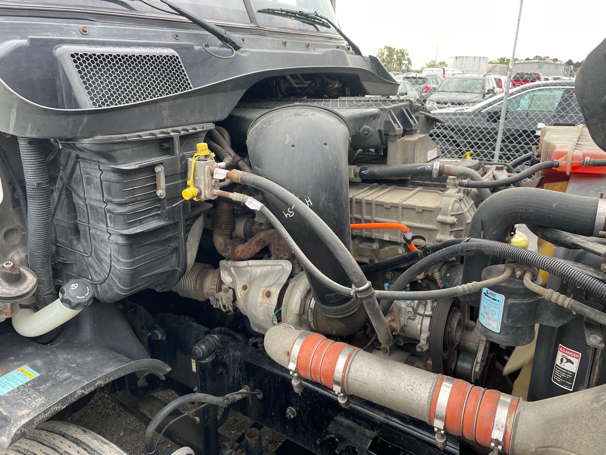 2017 Freightliner Sleeper Road Tractor