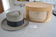 Vintage Beau Brummel hat W/ box