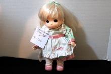Precios Moments doll