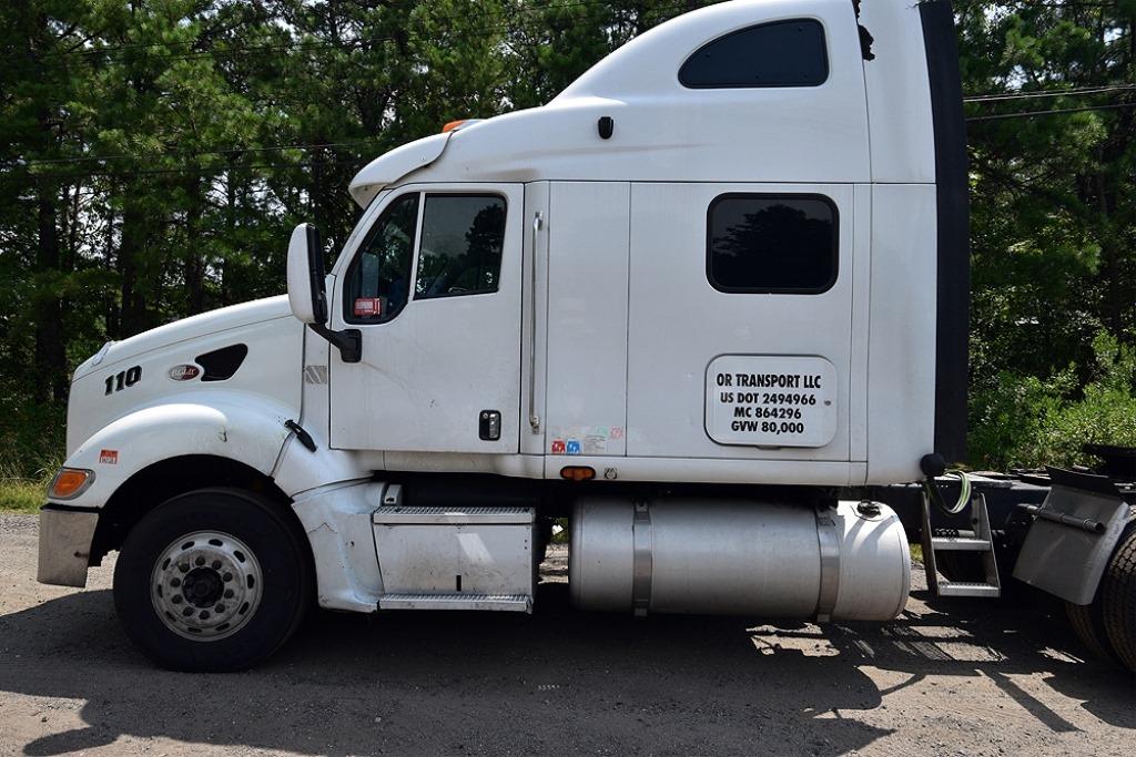 2002 Peterbilt 387 Truck Tractor
