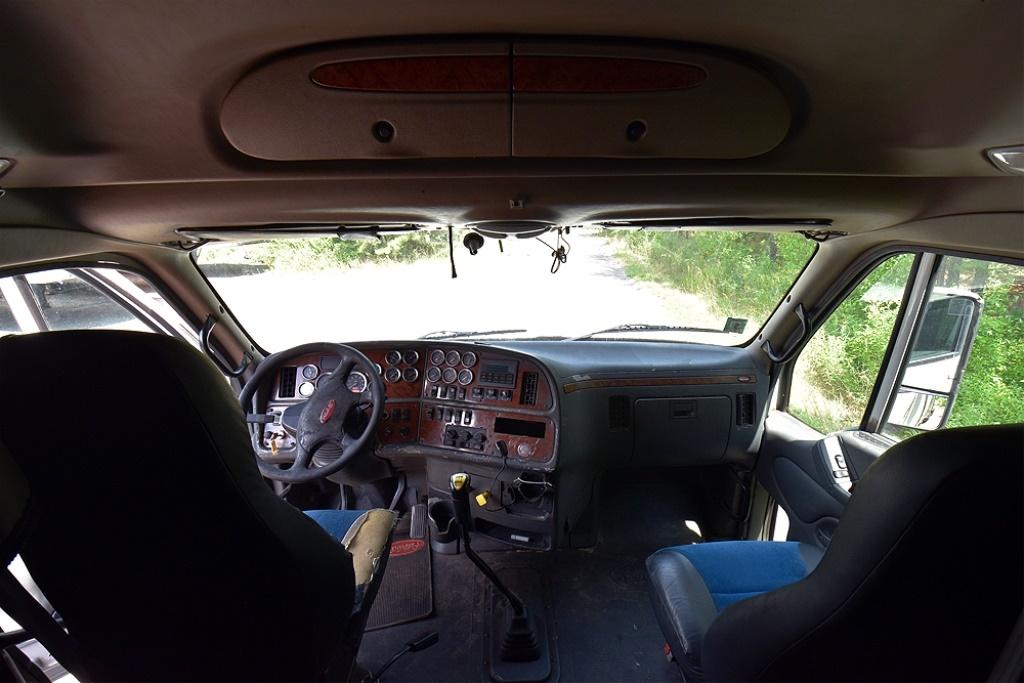 2002 Peterbilt 387 Truck Tractor