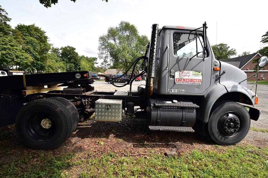 1998 International 8100 Single Axle Tractor