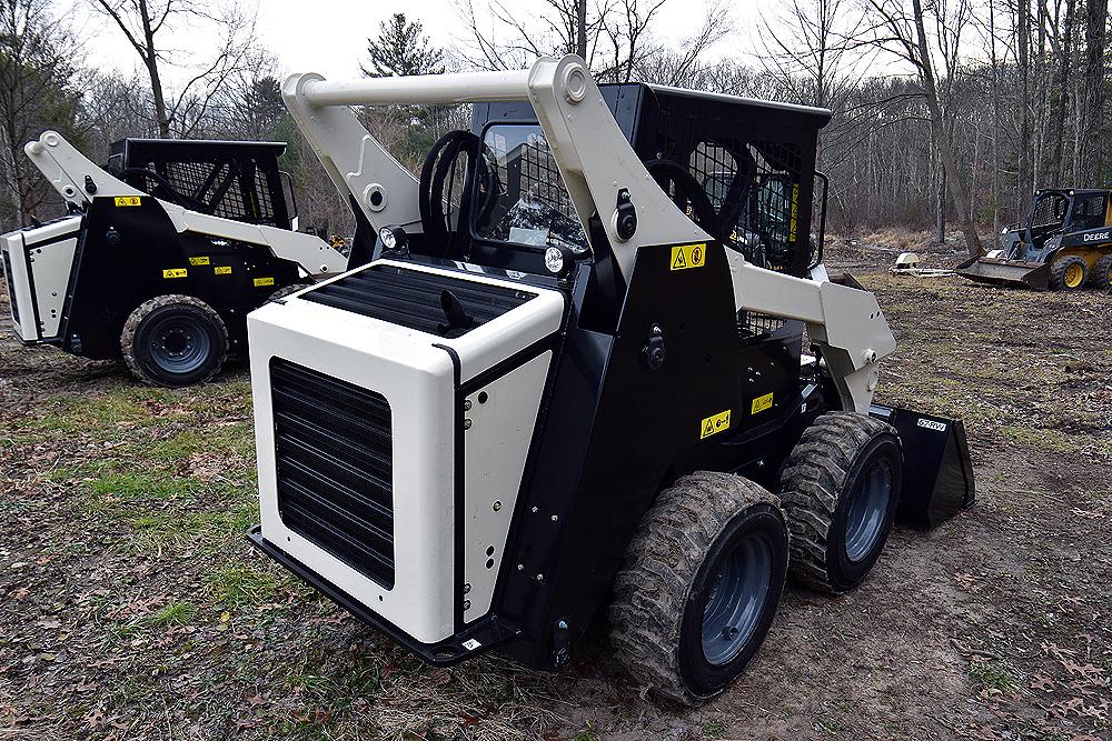 2019 Terex V200S Skid Steer w/ Pneumatic Tires & 67" Bucket