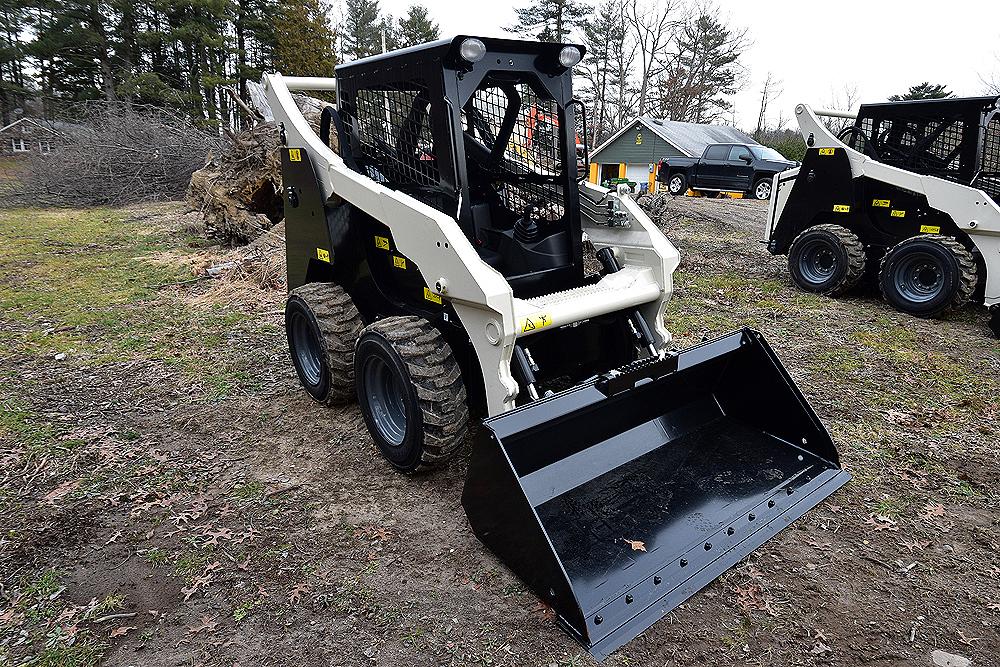 2019 Terex V200S Skid Steer w/ Pneumatic Tires & 67" Bucket