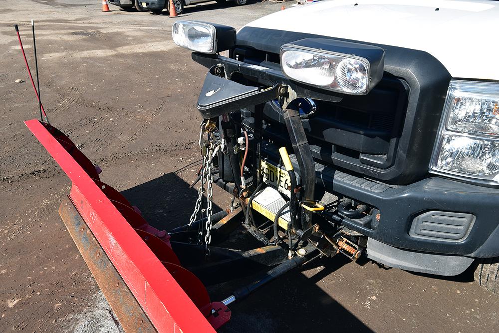 2011 Ford F-450SD w/ Fisher Stormguard Plow