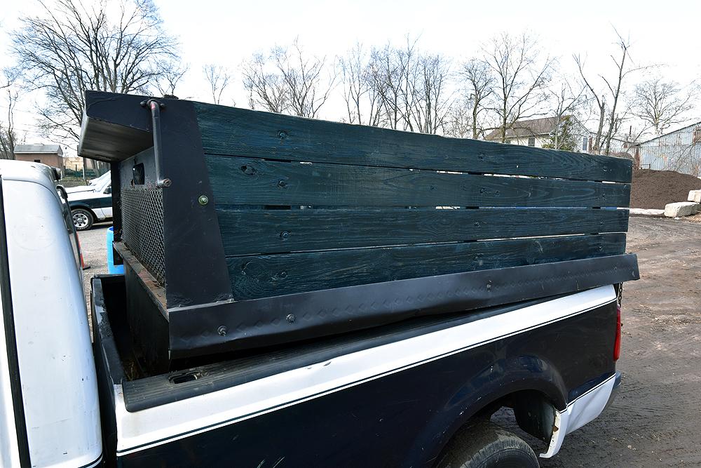 2009 Ford F-250 SD, 4WD w/ Dump Body Insert, Western MVP Plus V-Plow