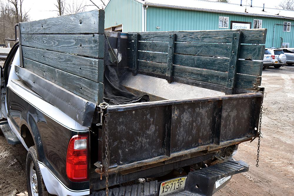 2009 Ford F-250 SD, 4WD w/ Dump Body Insert, Western MVP Plus V-Plow