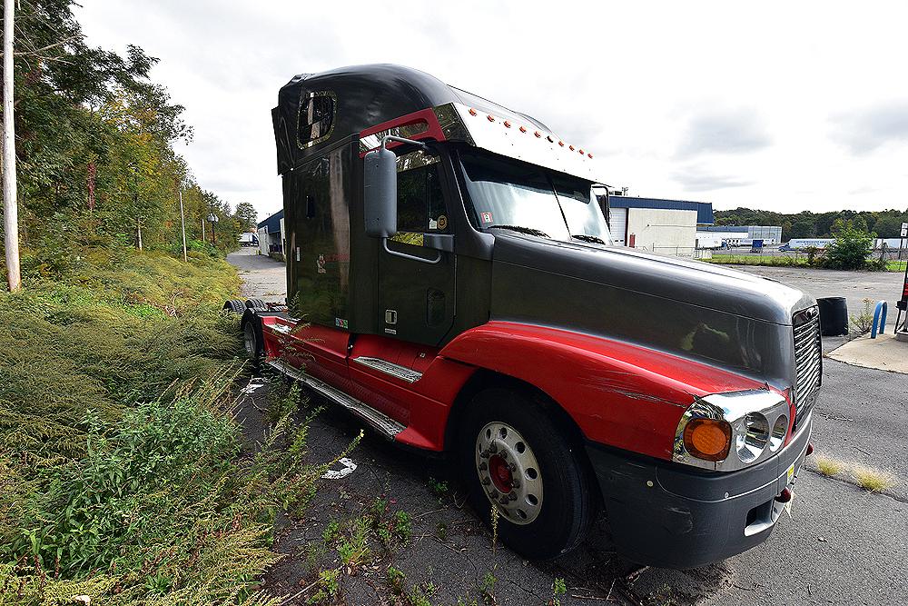 2001 Freightliner Century Class Truck Tractor