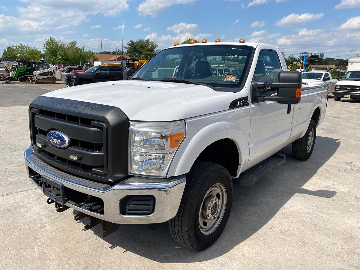 2011 Ford F-250 XL Super Duty Gasoline Pickup Truck