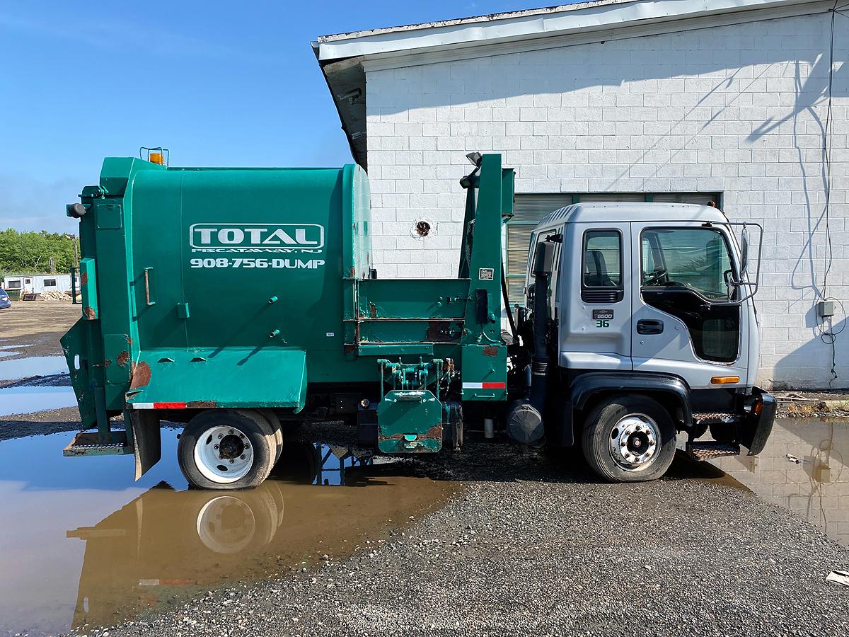 2001 Chevrolet T6500 Side Arm Picker Body