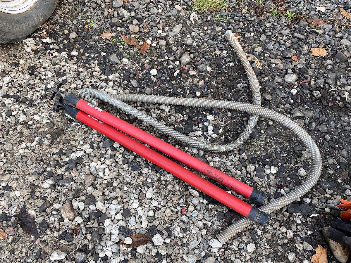 [Each] Manual Pumps