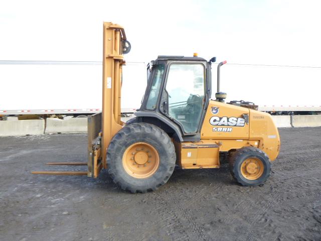 13 Case 588H Mast Forklift (QEA 5271)