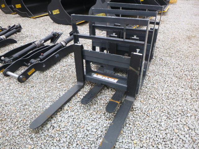 Mini Skid Loader Pallet Forks (QEA 3809)