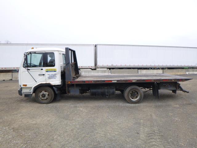 97 Nissan UD1800 Rollback Truck^TITLE^NON RUNNER (QEA 4195)