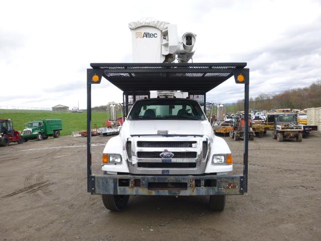 10 Ford F750 Bucket Truck^TITLE^ (QEA 4300)