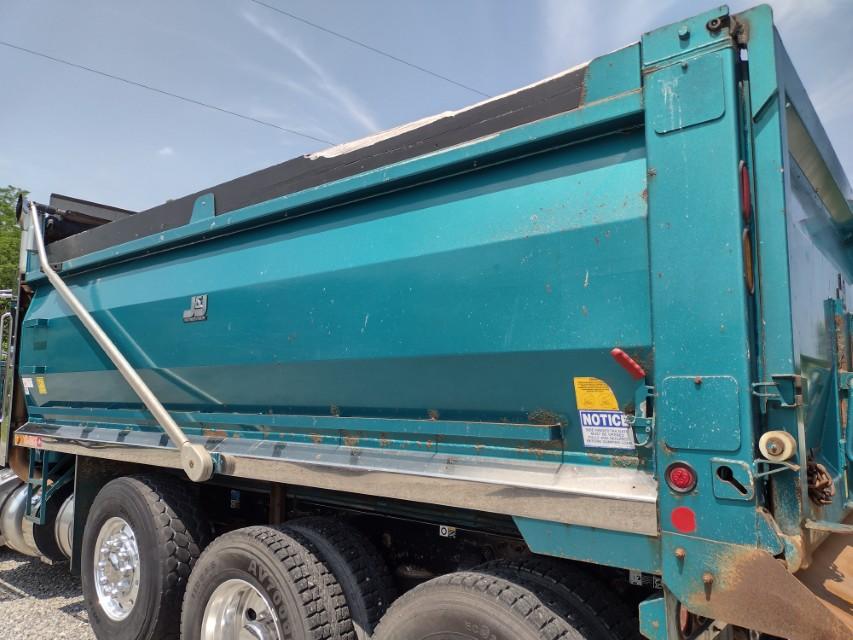 15 Peterbilt 389 Tri Axle Dump Truck^TITLE^ (QEA 5406)