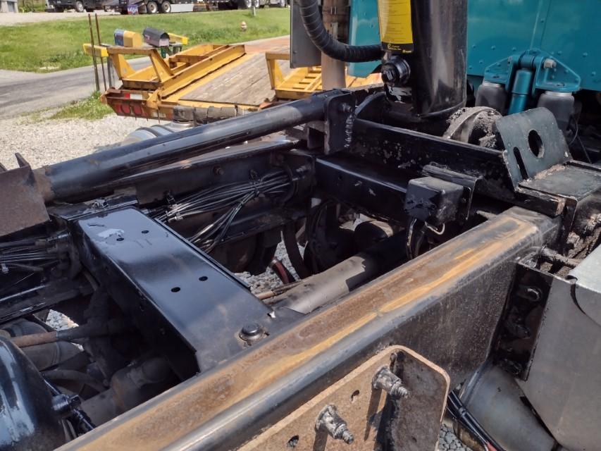 15 Peterbilt 389 Tri Axle Dump Truck^TITLE^ (QEA 5406)