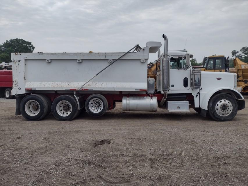02 Peterbilt 379 Tri Axle Dump^TITLE^ (QEA 9030)