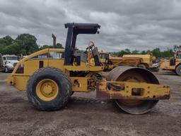 05 Cat CS-533E Smooth Drum Compactor (QEA 9346)