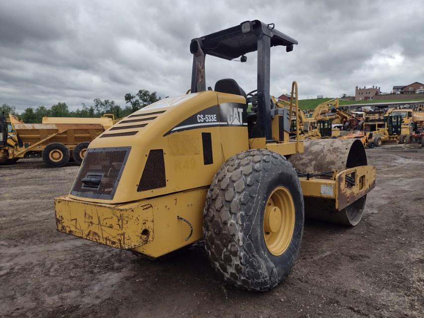 05 Cat CS-533E Smooth Drum Compactor (QEA 9346)