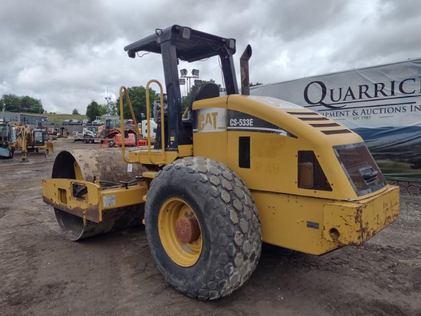 05 Cat CS-533E Smooth Drum Compactor (QEA 9346)
