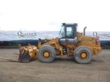 Case 621C Wheel Loader w/Bucket & Forks (QEA 5210)