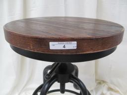INDUSTRIAL ADJUSTABLE STOOL (25" TALL DOWN TO 21")