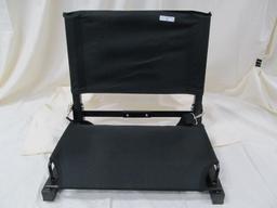 FOLDABLE STADIUM SEAT WITH SHOULDER STRAP