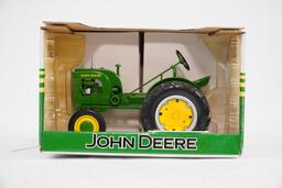 JOHN DEERE LA TRACTOR TOY