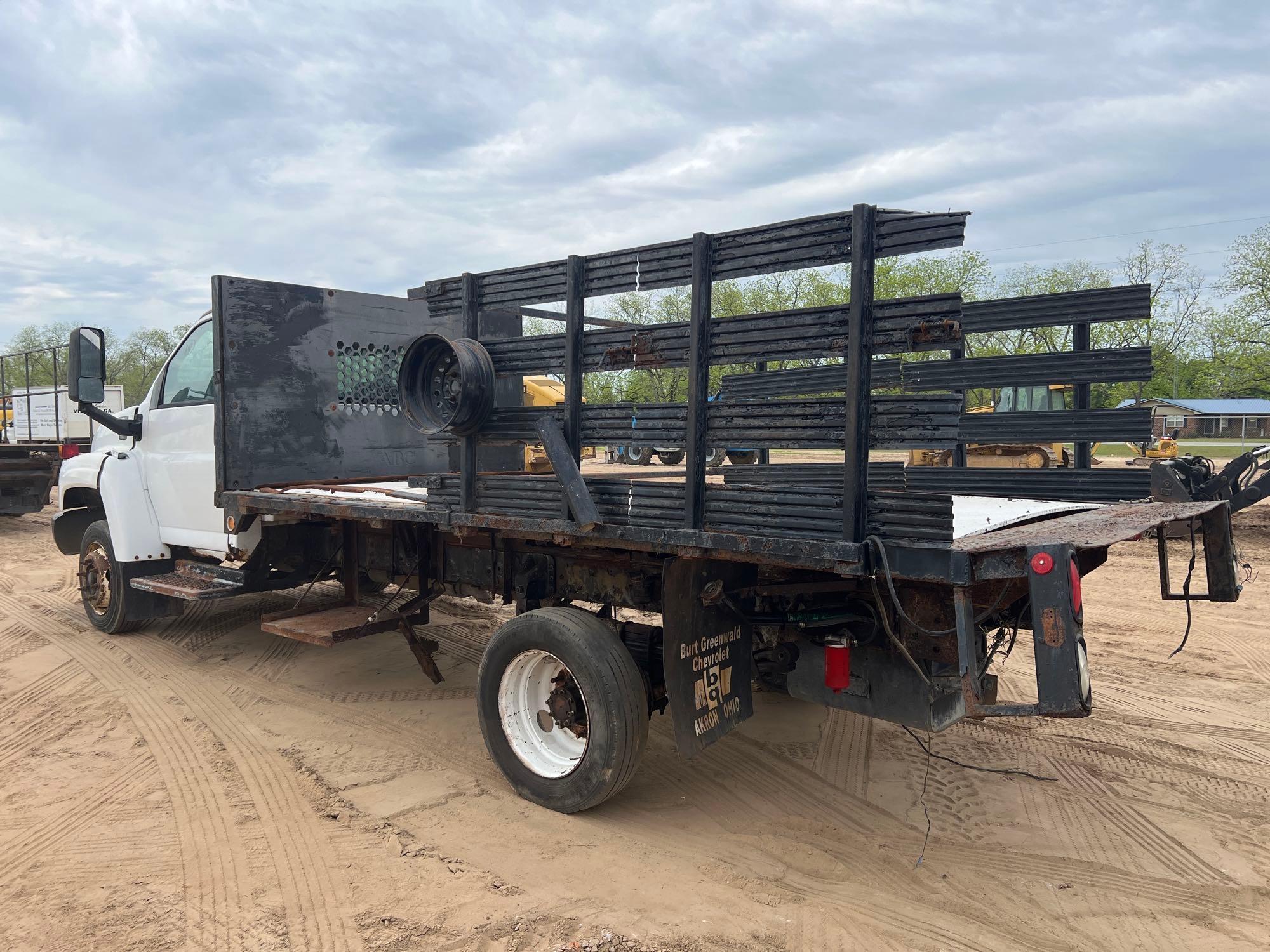 2006 CHEVROLET C5500 T/A FLAT BED TRUCK