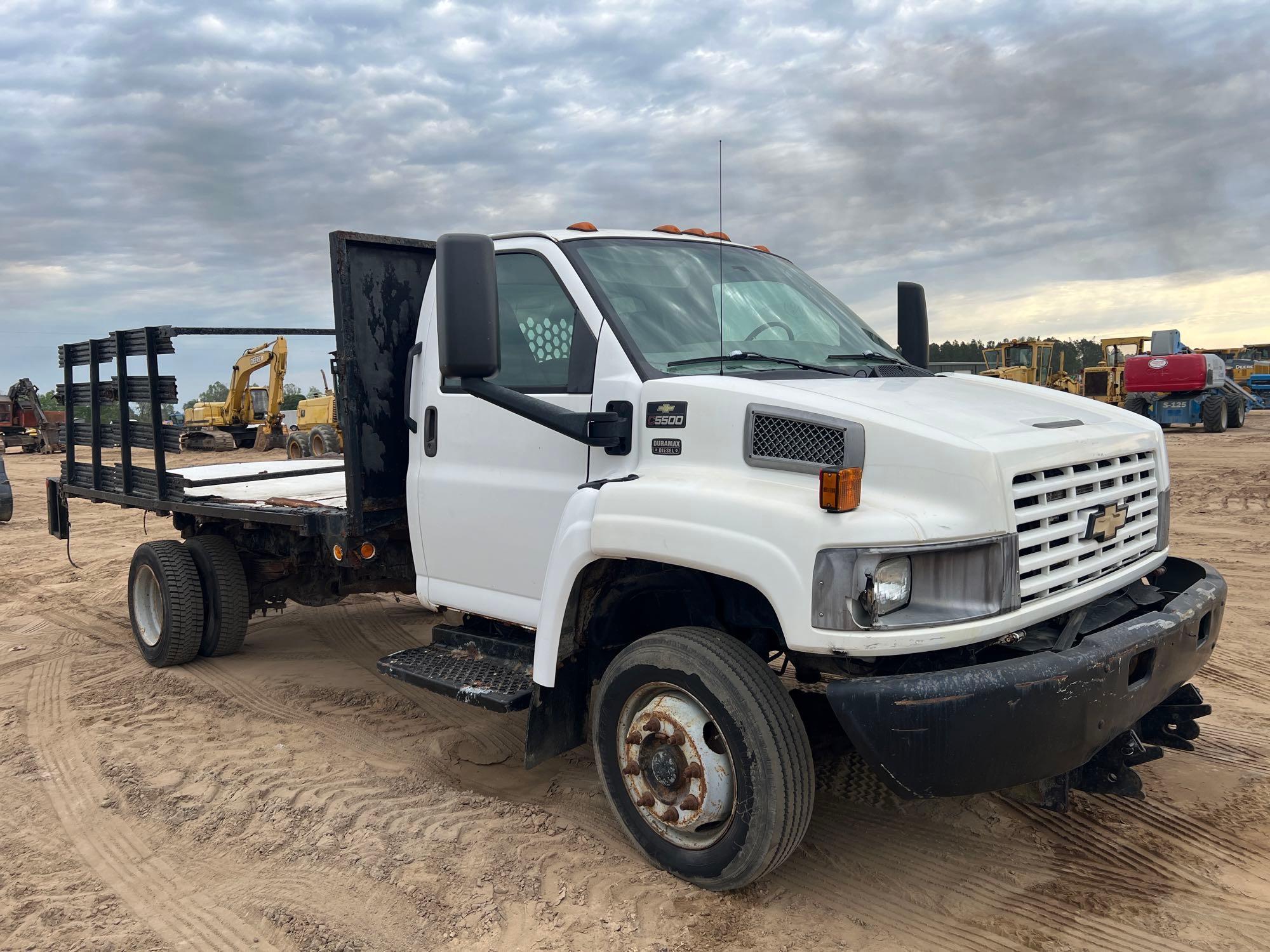 2006 CHEVROLET C5500 T/A FLAT BED TRUCK