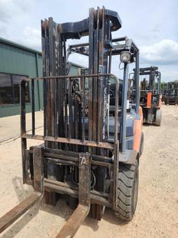 2016 TOYOTA 8FGU25 STRAIGHT MAST FORKLIFT