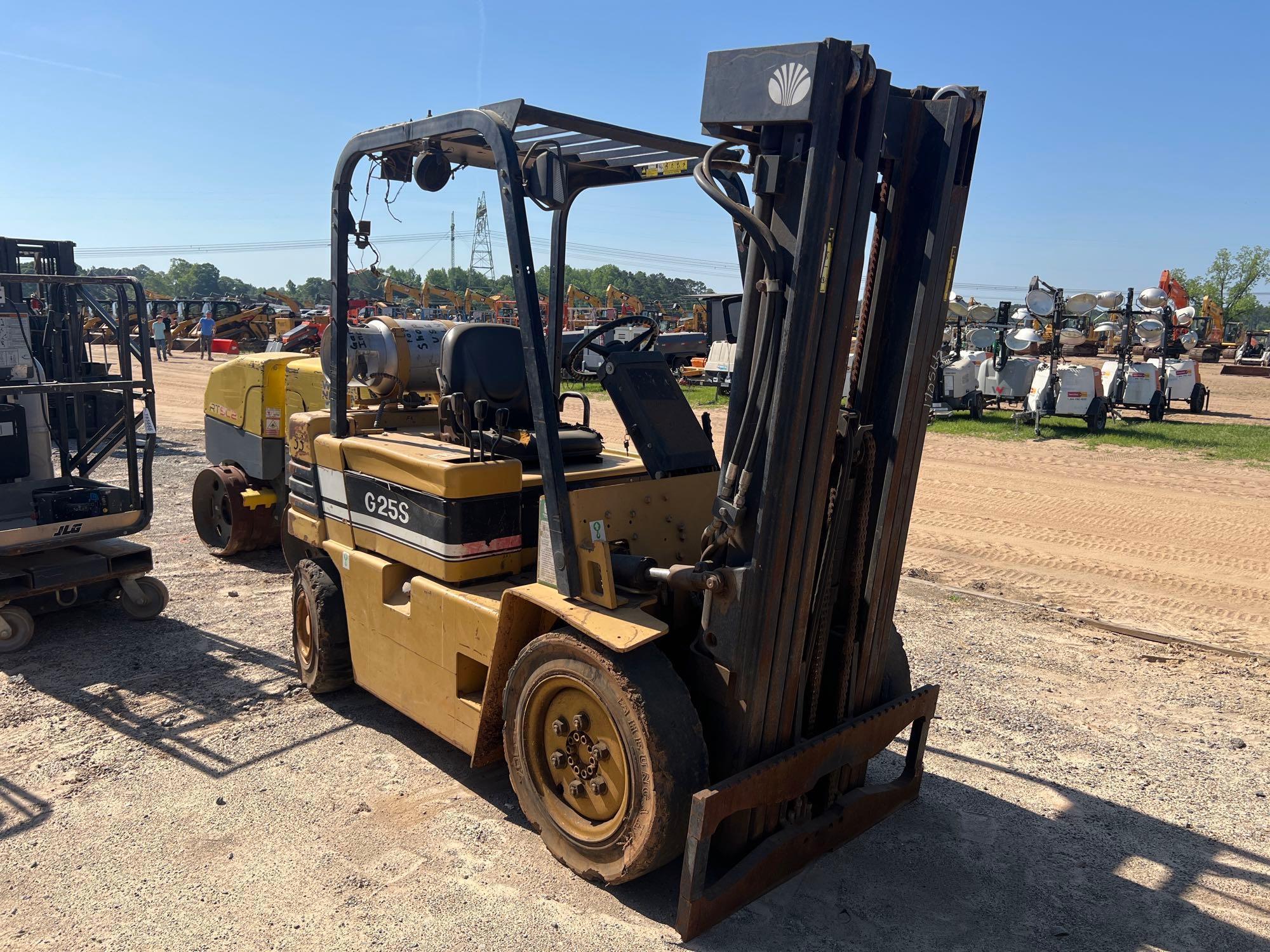 DEAWOO G255-2 STRAIGHT MAST FORKLIFT